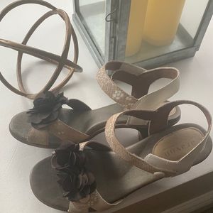 Aravon heels by New Balance. Size 11. Only worn a couple of times!